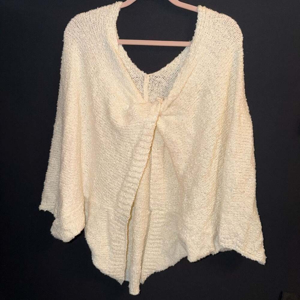 Aloruh Cream White Knitted V-Neck Long-Sleeved Top With Knots